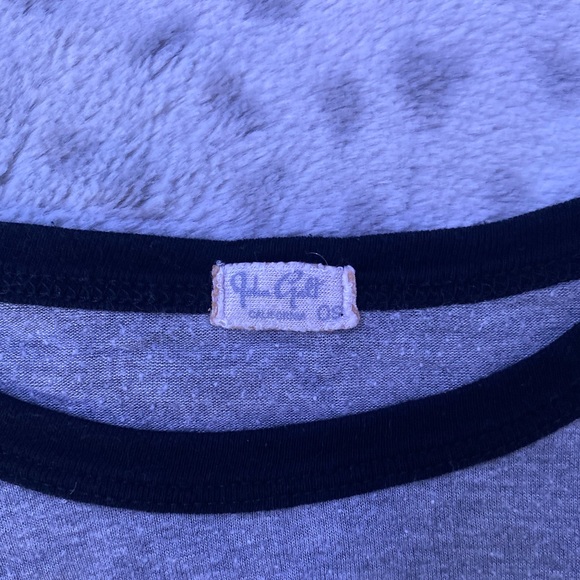 ✨3/$15✨Brandy Melville Alien T-shirt - Picture 4 of 4